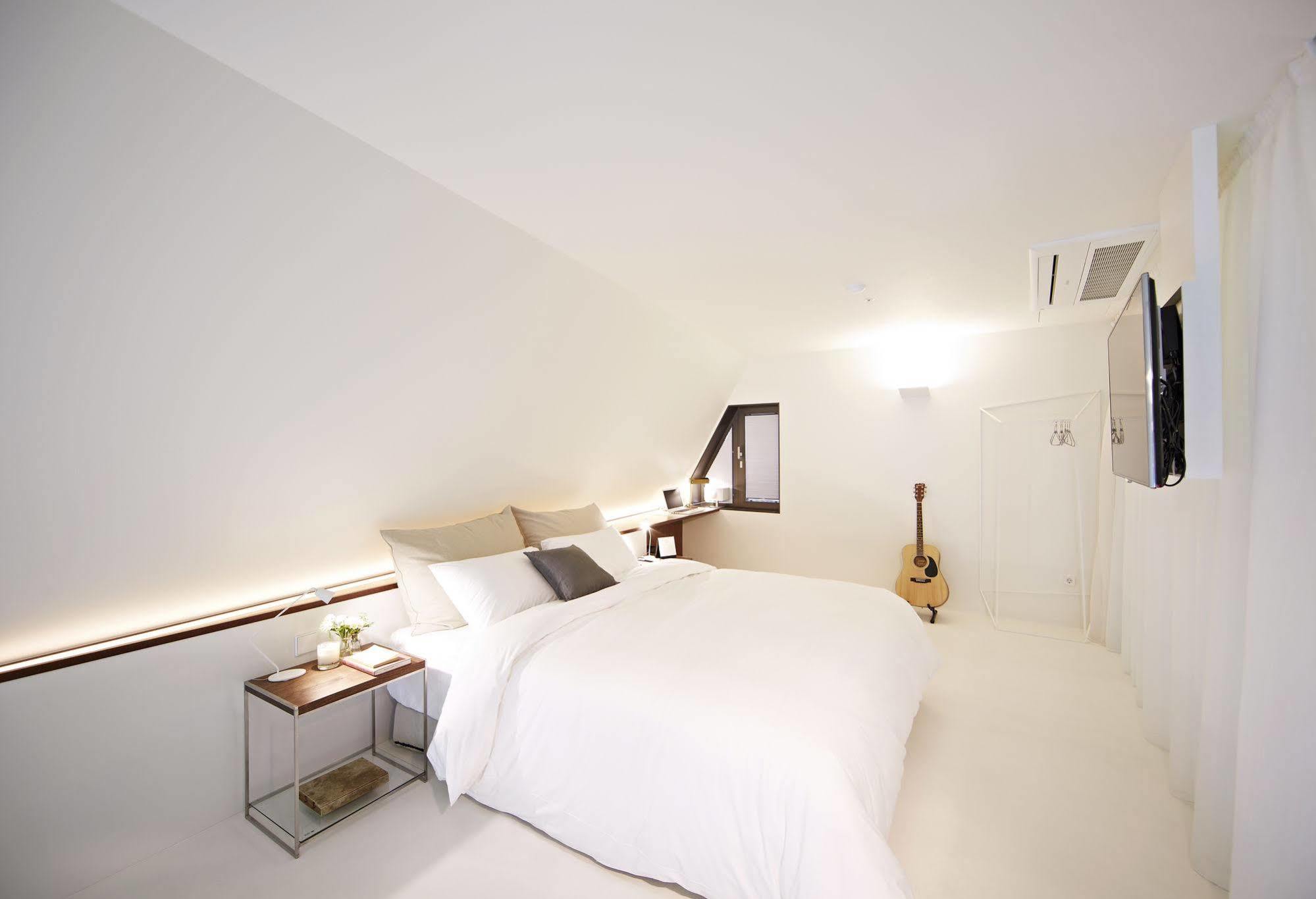 Snow Hotel Seoul Bagian luar foto