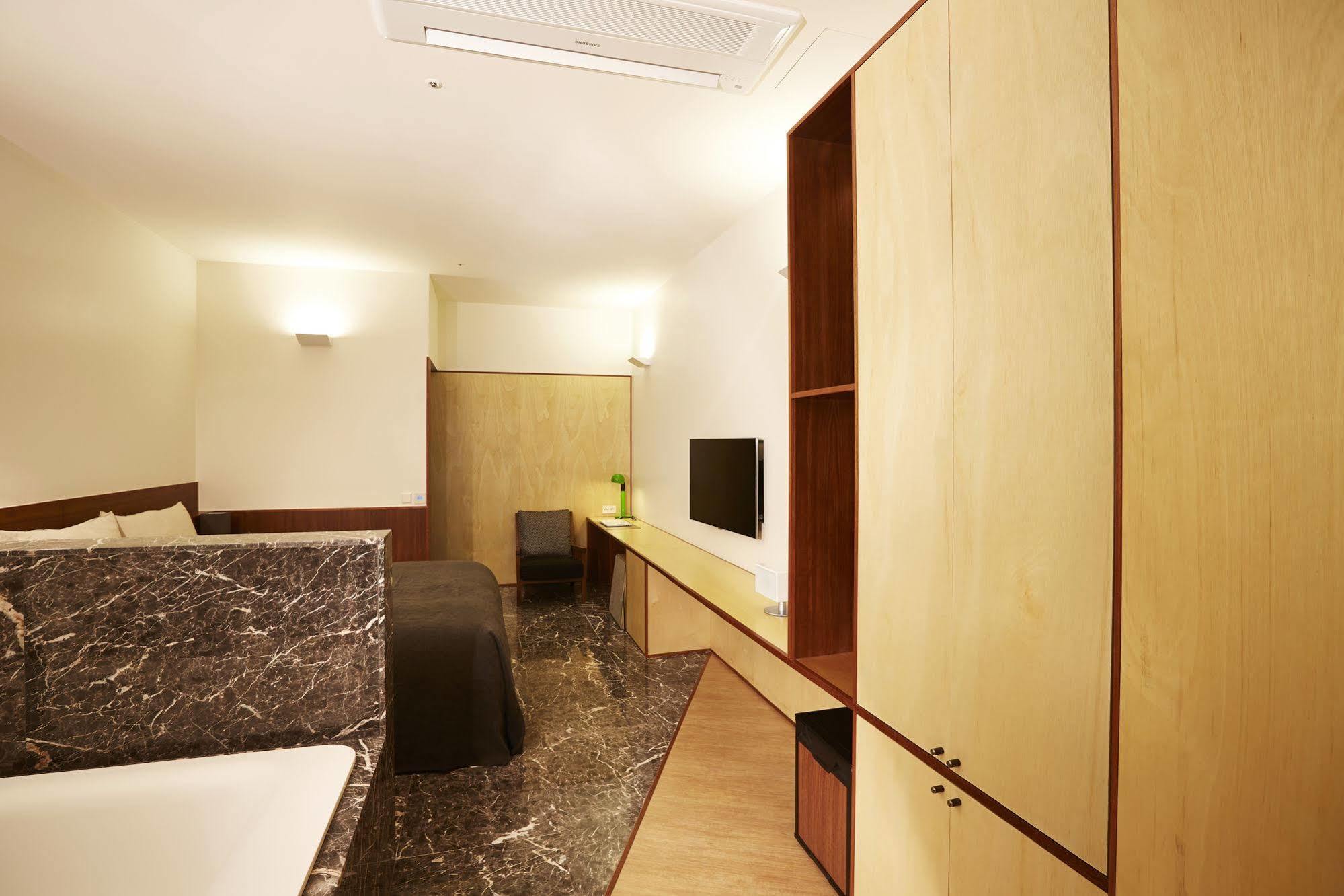 Snow Hotel Seoul Bagian luar foto