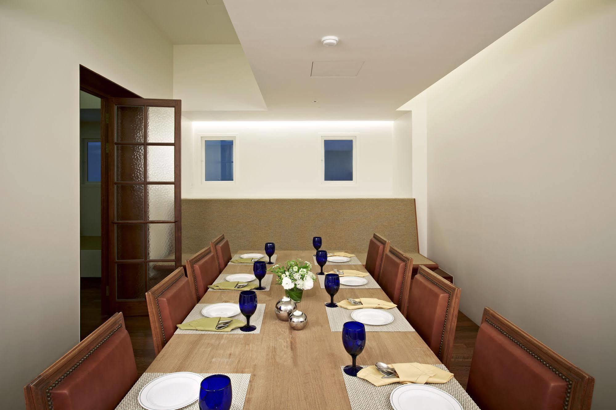 Snow Hotel Seoul Bagian luar foto